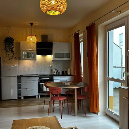 Artystyczne Mieszkanie Z Dusza 코워브제크