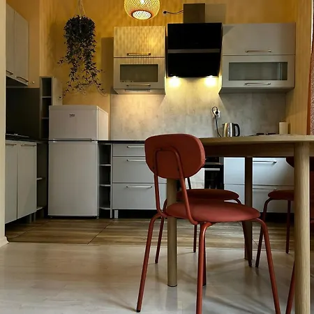 Artystyczne Mieszkanie Z Dusza 코워브제크