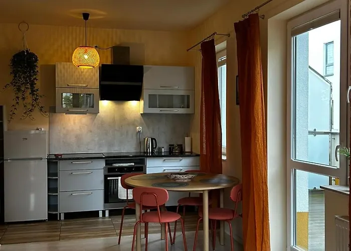 Artystyczne Mieszkanie Z Dusza 코워브제크